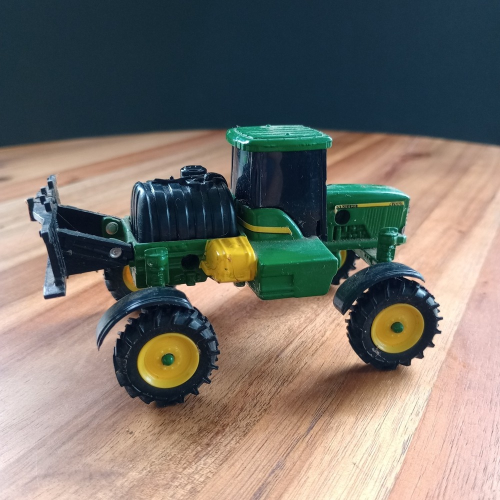 ERTL John Deere 4700 Tractor Sprayer Metal Diecast‎ Farm Country Diecast Toy